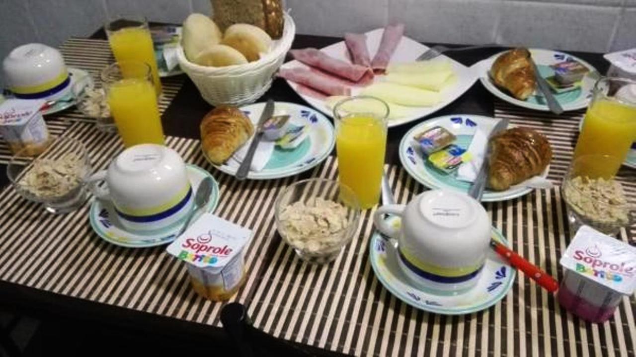 호스탈 로스 카스타노스 비냐델마르 외부 사진